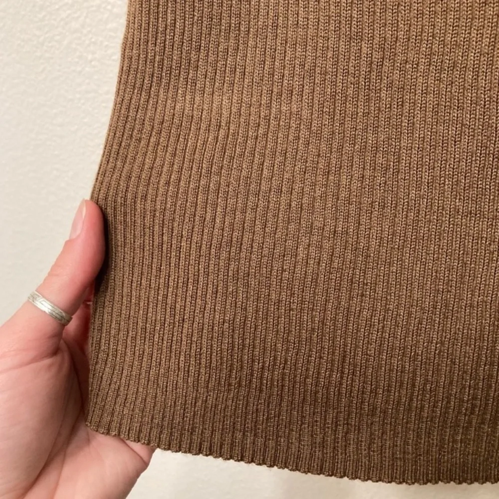 Wool Ribbed Brown turtleneck_13
